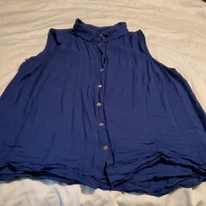 Sleeveless button up top 1x